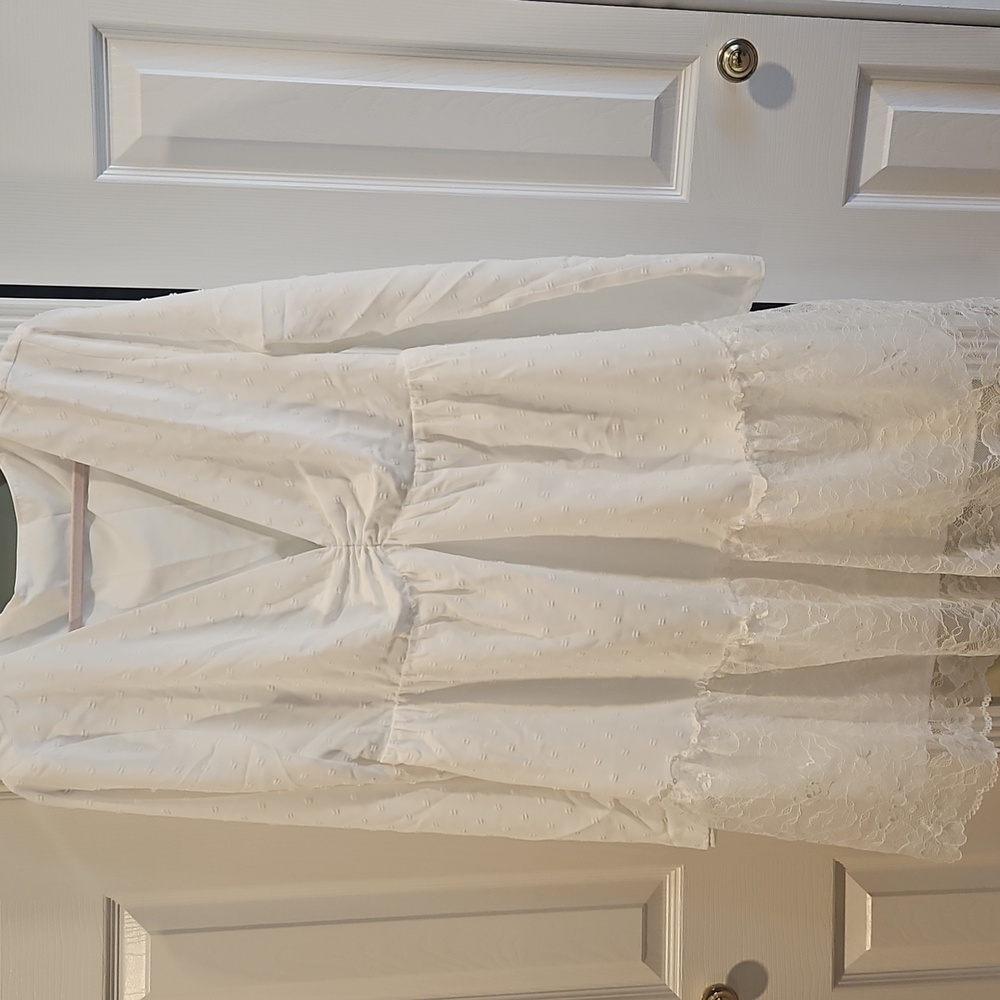 White long sleeve lace dress